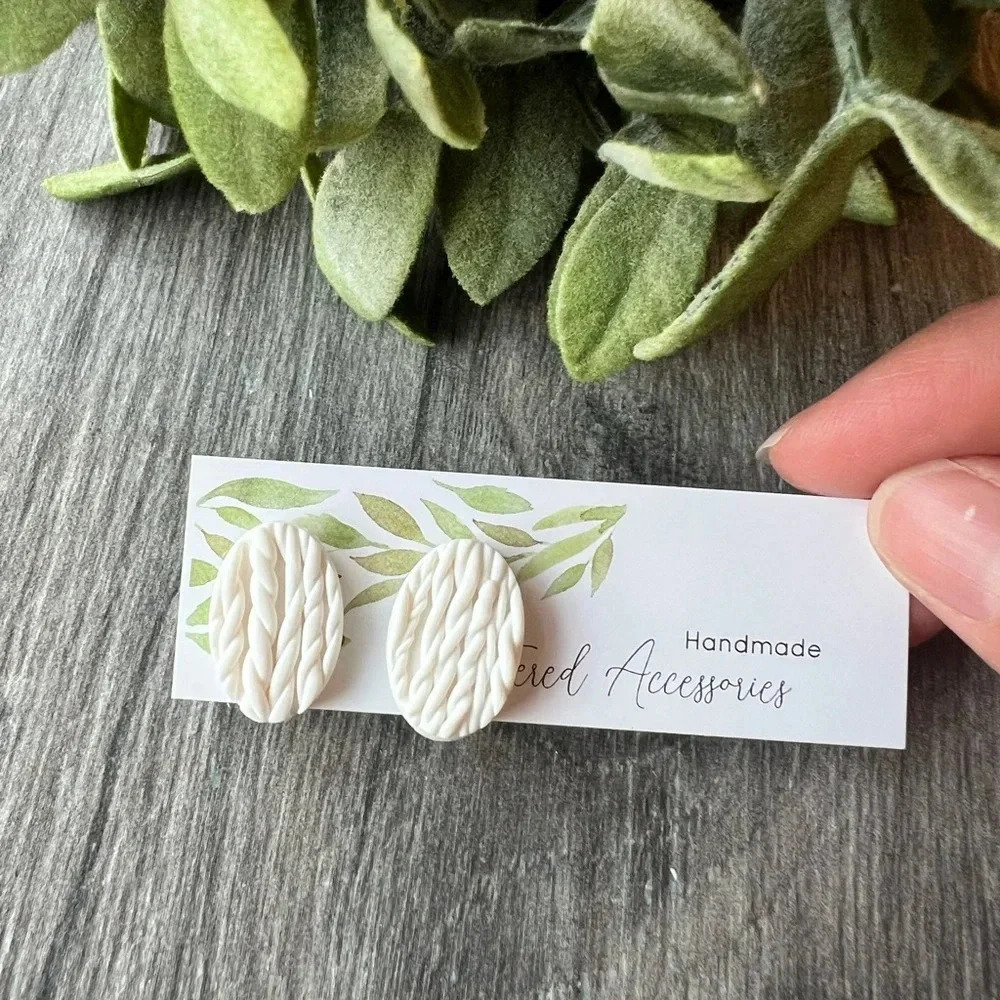 $2/15 Handmade- Sweater Twist Studs